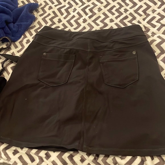 black skort - Picture 2 of 3
